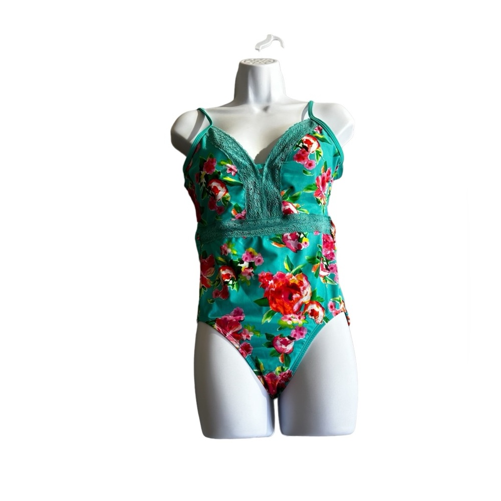 TIME AND TRUE ONE PIECE SWIMSUIT NEW WITHOUT TAGS SIZE M (8-10)